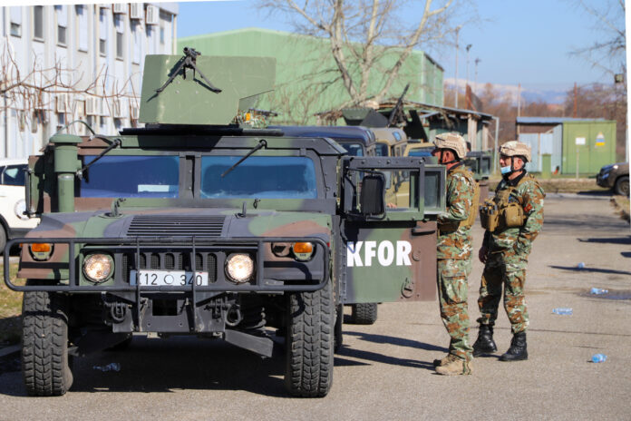 Komandanti i KFOR’it tregon zgjidhjen për ta qetësuar situatën në Veri