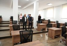 Përurohet biblioteka e re e qytetit të Podujevës (PAMJE)