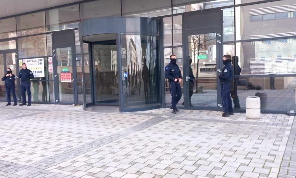 2F56241B-B974-4E9A-84BF-2140F7CF410F