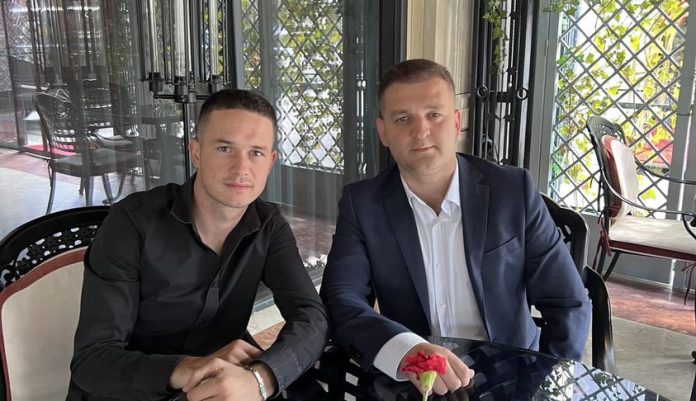 531F023D-3512-4351-AB2E-8BD6BD284308