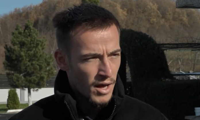 A01F4E19-27A5-465C-A087-5E60E6A80779