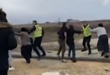 Policia jep detaje për rrahjen në Merdar: Dy policë të lënduar – arrestohen tre mërgimtarë