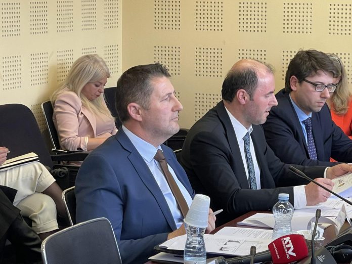 91EF9D9C-4778-4C33-91E8-8D5F6F8ED110