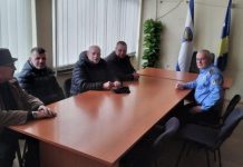 “Babloku” i Llapit bashkë me bashkëluftëtarë viziton komandantin e Stacionit të Policisë në Podujevë
