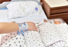 Shpejtim Bulliqi ndan mjete financiare dhe siguron asistente për nënën nga Podujeva që lindi katërnjakë