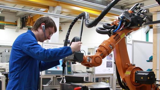 32A9570C-306B-4B6D-A820-6258F2E556D4