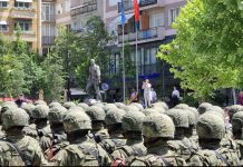 Kur je nën shikimin e Kryekomandantit
