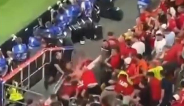 B7769DB3-A0A3-4DBF-8AB3-8932B38DA6AE