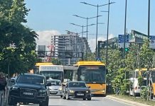 Aksident në qendër të Prishtinës (Pamje)