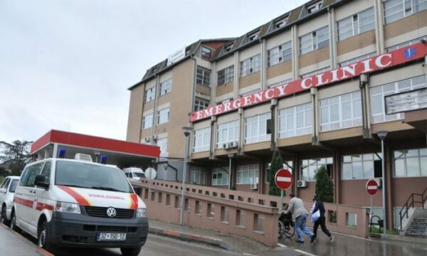 Dy të plagosurit në grabitjen në Veternik në gjendje të rëndë, po trajtohen në Intensivë