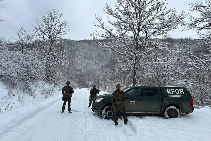 NATO rrit praninë e ushtarëve në Kosovë – 270 ushtarë nga Shqipëria, Bullgaria, Rumania dhe Greqia