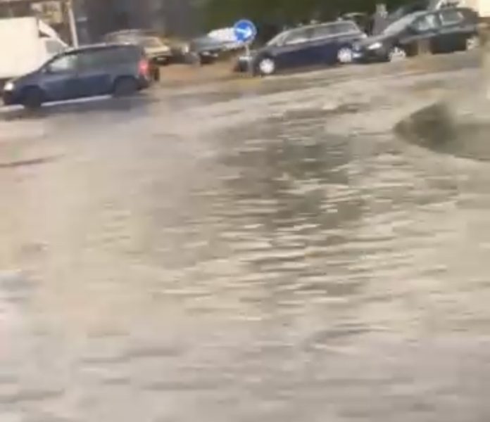 Reshjet e shiut e vërshojnë sot këtë qytet të Kosovës