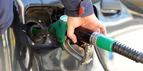 OPATIJA, 08. 03. 2011. - BENZIN, BENZINSKA STANICA, NAFTA, PUMPA, POSKUPLJENJE, CIJENA, TANK, TANKANJE, 10 KN, INA SNIMIO: VEDRAN KARUZA