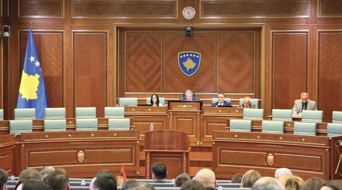 Tentimi i fundit për konstituimin e Kuvendit – Ambasadorët “mysafirë” në seancën e 52-të