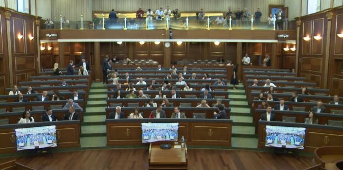 Kush janë deputetët e PDK-së që s’e votuan Dimalin dhe ata që abstenuan