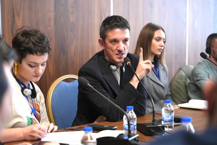 Krasniqi për zhvillimet në Kuvend; Albini është ‘all in’. PDK s’ka lidership