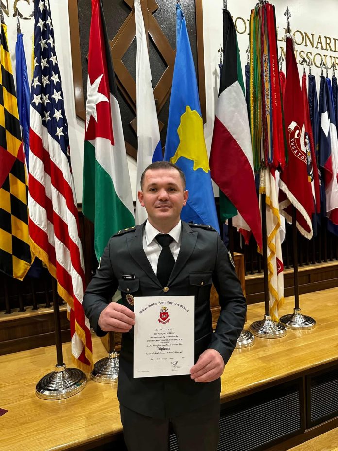 41698681-5182-48DD-AD3C-F8F56D019017