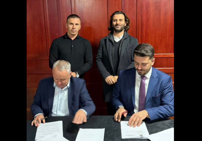 8FC9B984-CF53-42D1-8B23-2D292703E824