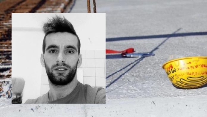 AEC9F0A4-7B83-4E17-B1D3-233B3D8E84A7