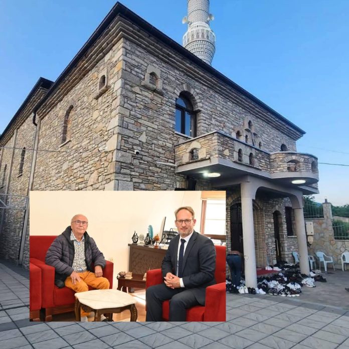 15BD8EC4-B67C-4631-906D-06CDF4E15815