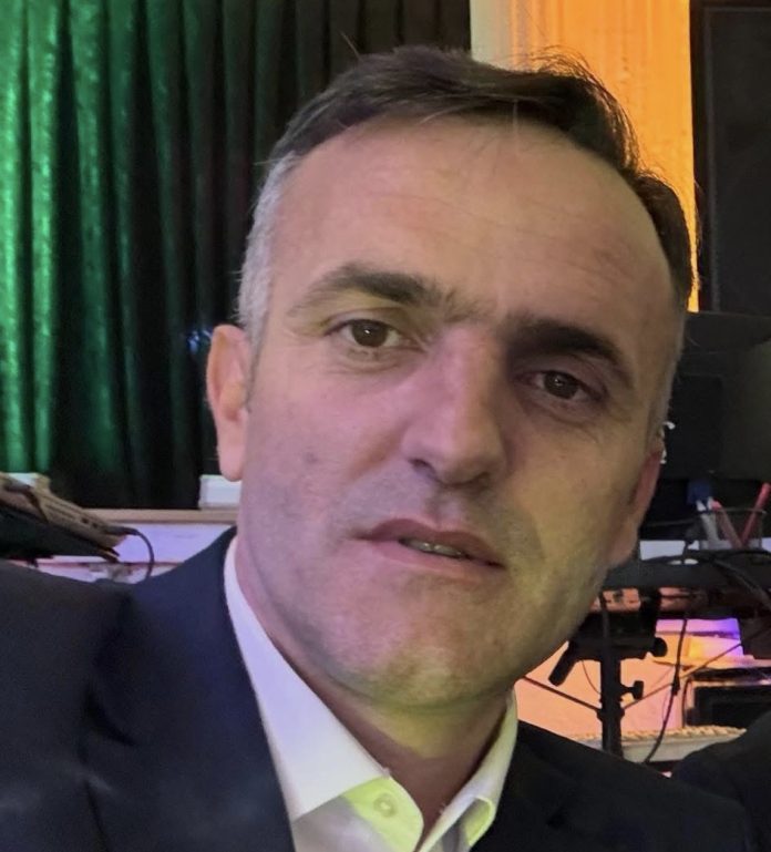 3D92D9A9-50B1-4E20-8941-89E2C71B846E