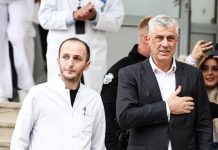 Mjeku që trajtoi babain e Hashim Thaçit, aderon në PDK