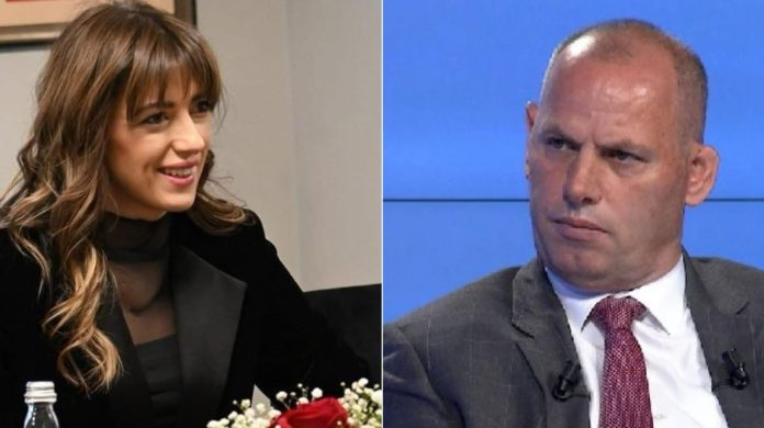 8DFCCA77-75BF-48A2-8F69-41D59AAC38F3