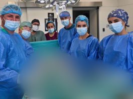Kryhet një intervenim i rrallë në QKUK, pacientes i largohet tumori rreth 16 centimetra