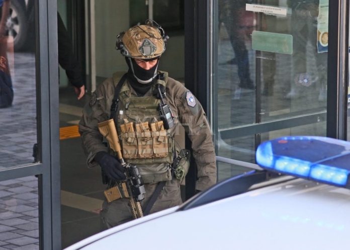 E8627B5F-82C3-4A79-B29F-3EC9D3DCC3AA