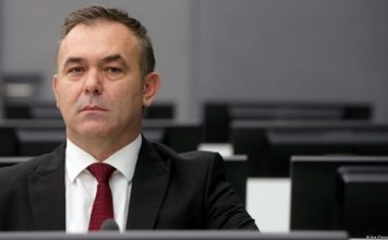 Rutina e Hagës: ‘Rexhep Selimi i lexon deri në 6 libra brenda javës’