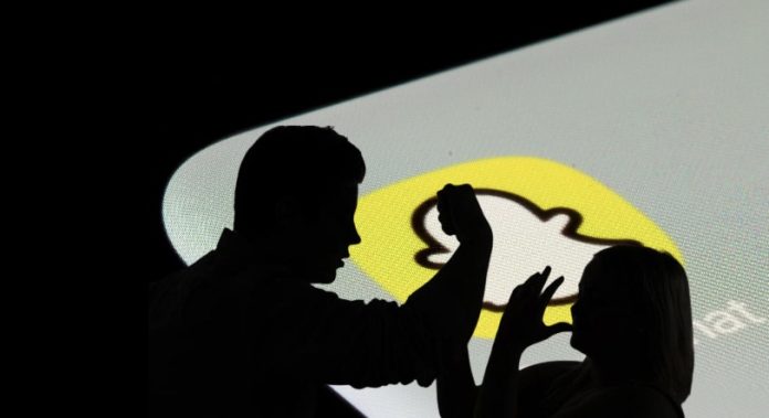 “Ma fshiu Snapchat-in dhe më rrahu” – e mitura denoncon në Polici babanë