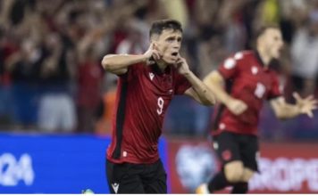 E “tronditi” portën e polakëve tri vjet më parë, Asani lihet jashtë skuadrës në Varshavë, kush janë dy lojtarët e tjerë që do t’i bashkohen në tribunë