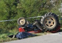 E dhimbshme: Ky është personi që humbi jetën tragjikisht pasi u rrokullis me traktor 