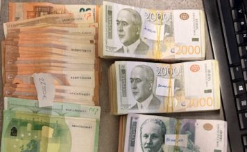 Dogana zbulon mbi 10 mijë euro e dinarë serbë të padeklaruara në Jarinje, ishin të shpërndara në pjesë të ndryshme të automjetit