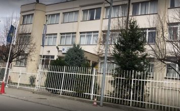 ​I arrestuari sulmon dy policë brenda stacionit në Podujevë