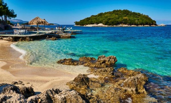 Ksamil-beach-near-Sarande-Albania-780x439-1-600x360