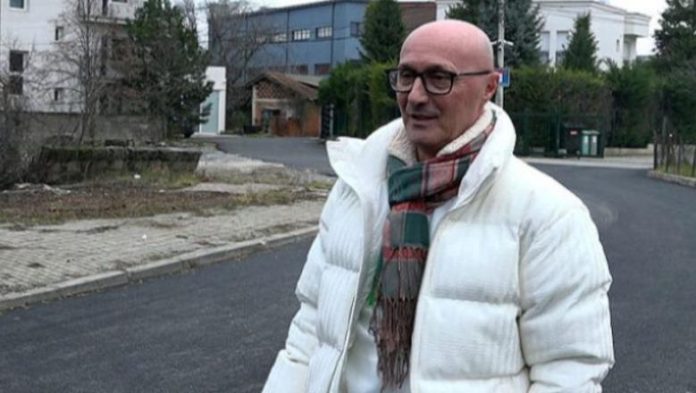 Shantazhi-ndaj-biznesmenit-dosja-zbulon-pergjimet-ne-paraburgim-te-Shehollit-me-familjaret-Insajderi.org_