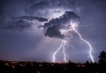 Vranësira në disa zona të Kosovës, IHMK-ja paralajmëron rrufe e breshër