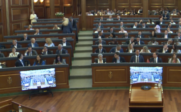 Vjosa Osmani rikthehet në Kuvend si deputete e LDK’së pas gati gjashtë viteve