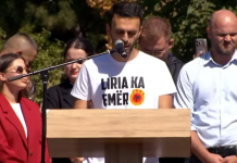 I biri i Jakup Krasniqit thirrje nga protesta të gjithë politikanëve: T’i lëmë anash dallimet tona, të bashkohemi