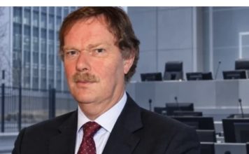 Ish-diplomati Bosch: Ne e detyruam Thaçin t’ia vendoste vetes lakun në fyt, ndihem shumë keq