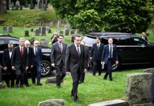 Kurti përkujton vëllezërit Bytyqi në New York: Kalimi i kohës nuk e zbeh krimin