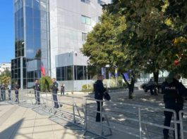 Masa të shtuara për protestën thirrur nga OVL e UÇK, Policia: Pjesëmarrësit të mos përdorin maska e mjete të forta