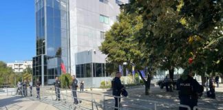 Masa të shtuara për protestën thirrur nga OVL e UÇK, Policia: Pjesëmarrësit të mos përdorin maska e mjete të forta