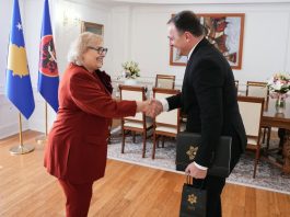 Shefi i AKI pritet nga Presidentja, e njofton për “gjendjen e sigurisë kombëtare “- detaje nga komunikata