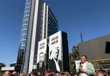 Protestuesit zhvendosen para hyrjes së kuvendit