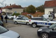 Ky është personi që vrau gruan, mikun dhe plagosi tre të tjerë