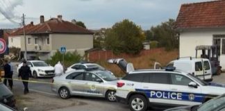 Ky është personi që vrau gruan, mikun dhe plagosi tre të tjerë