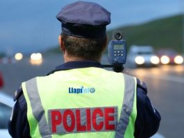 Policia me vetura inteligjente në Podujevë, për tri orë kap 15 automjete të paregjistruara