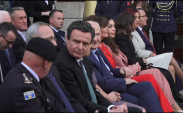Kurti bashkë me ish-presidentët në rend të parë, pritet nisja e ceremonisë për shefen e re të shtetit